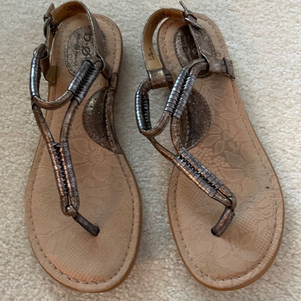 Ladies size 9 Born concepts sandal